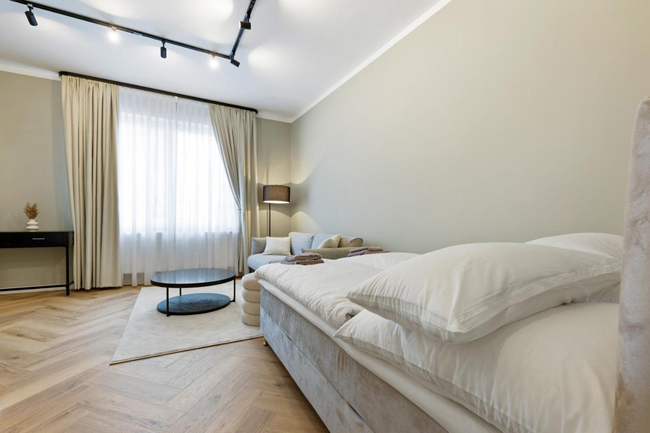 The Shine - Premium Studio-hbf-messe-buergerweide-citygate-oevb Arena *